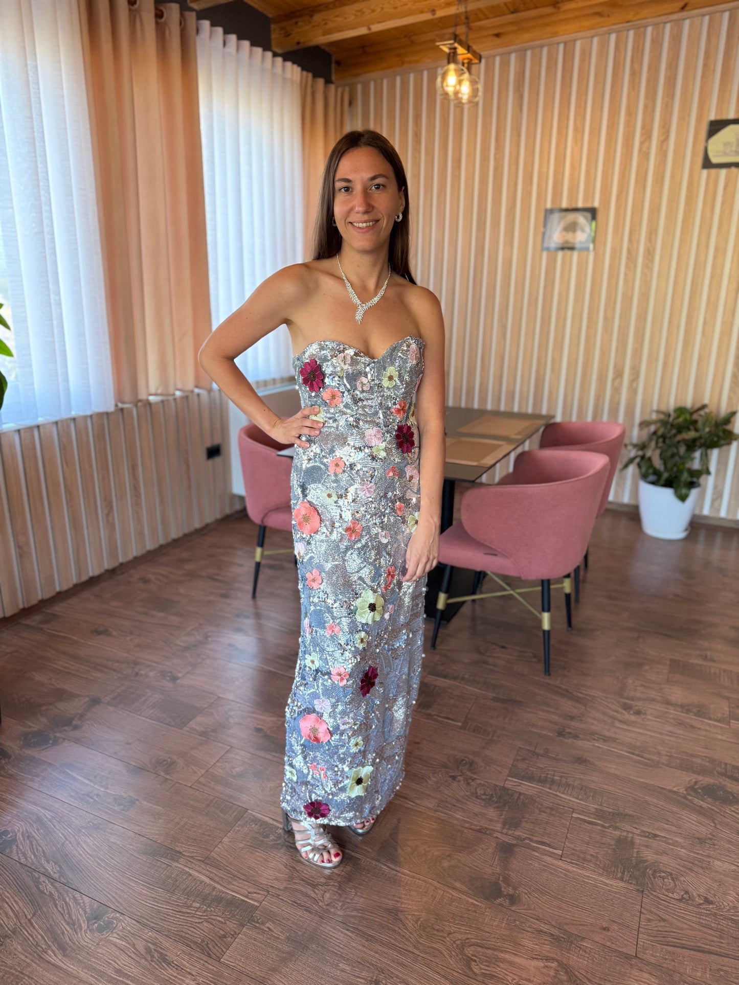 ROBE BIJOUX AVEC FLEURS BRODÉES
