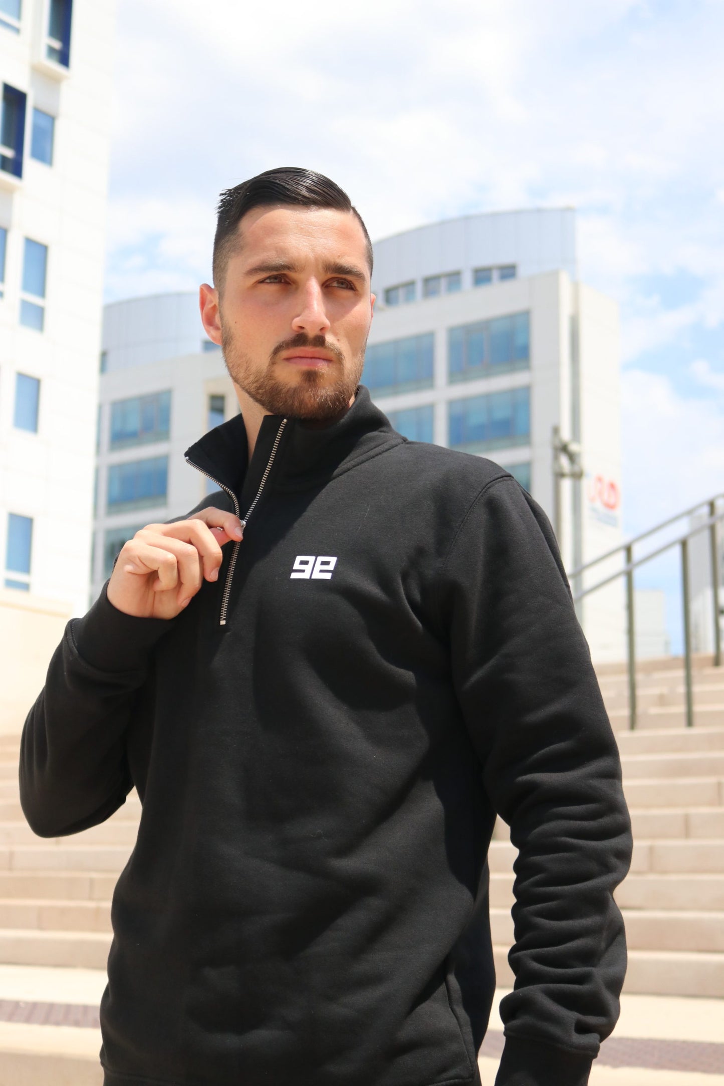 REMARKABLE BLACK REGULAR SWEATER