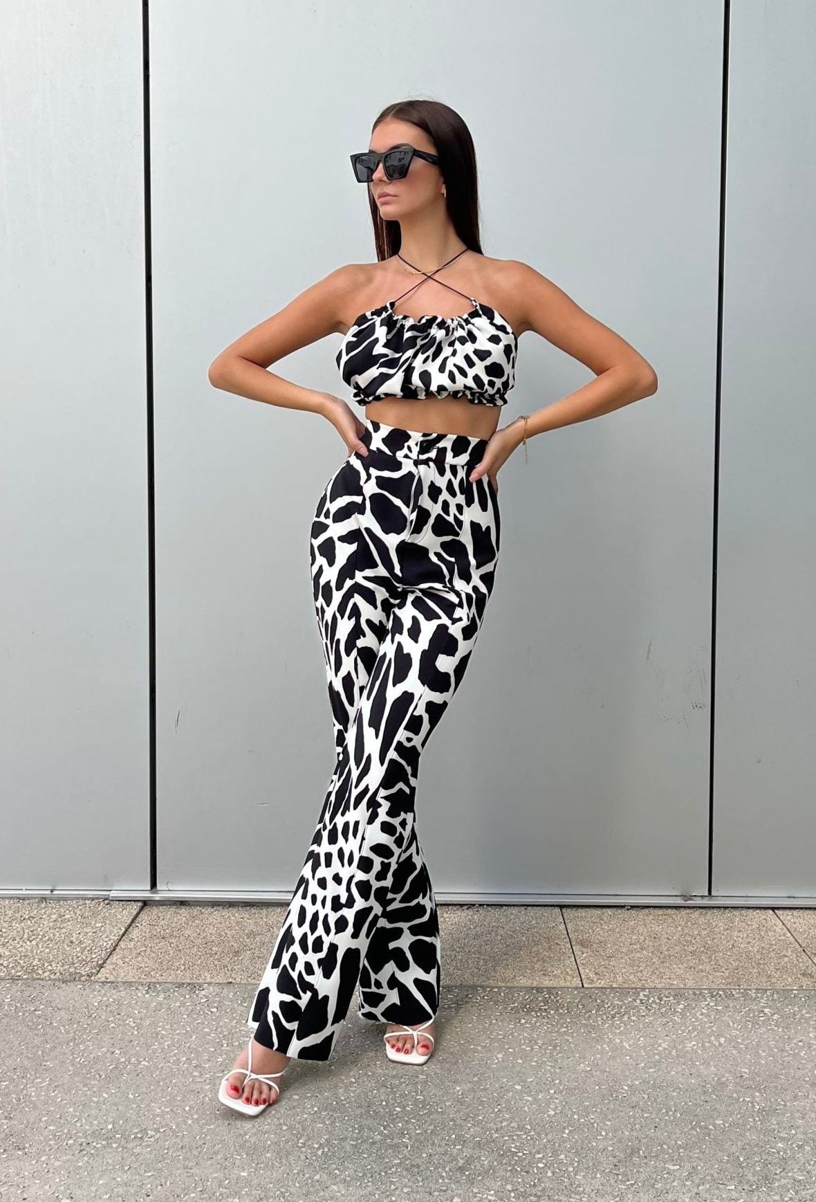 PRINTED PANTS AND CROP TOP SET