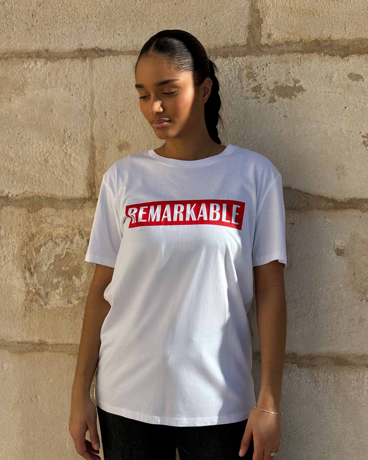 WHITE T-SHIRT WITH RED STRIPE IN ORGANIC COTTON