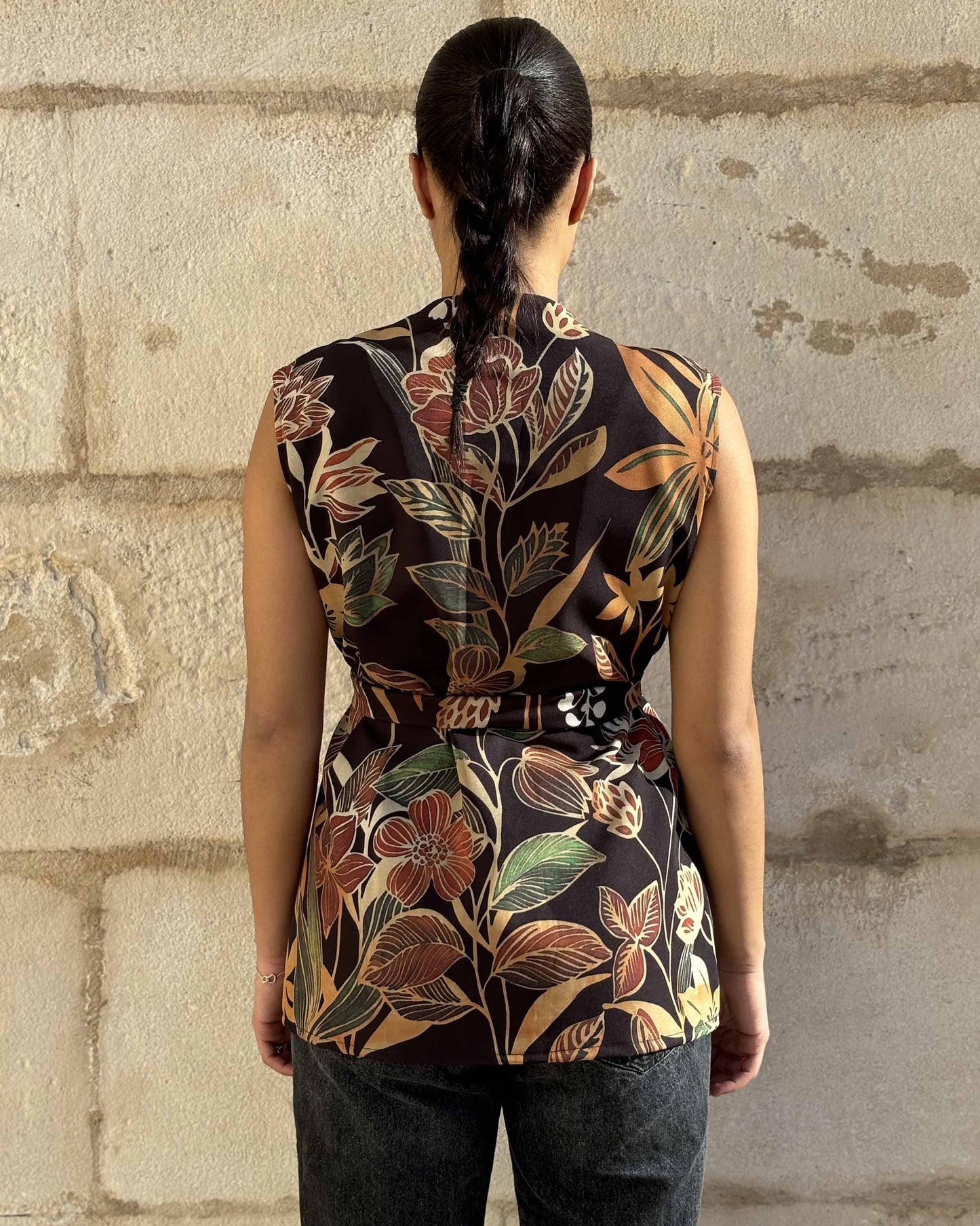 PRINTED SLEEVELESS JACKET