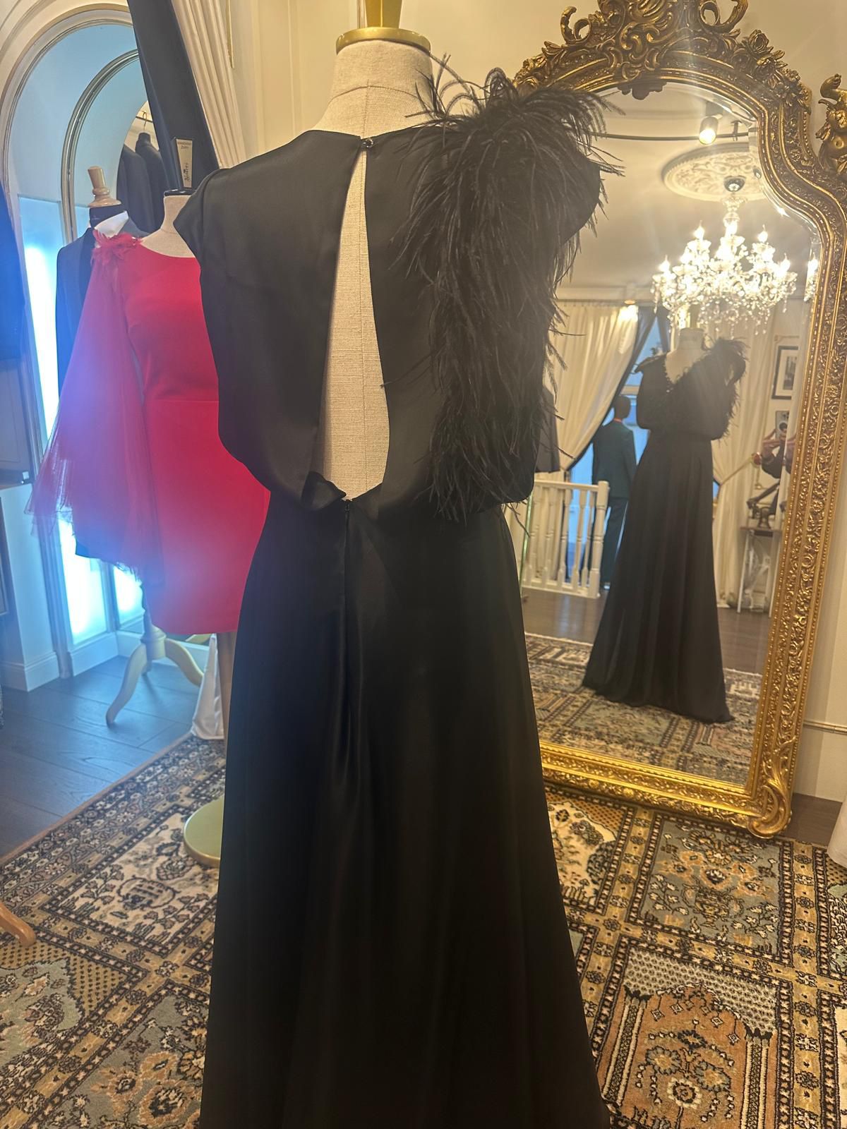 ROBE DE COCKTAIL A PLUME