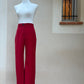 PANTALON ROUGE À BOUTONS