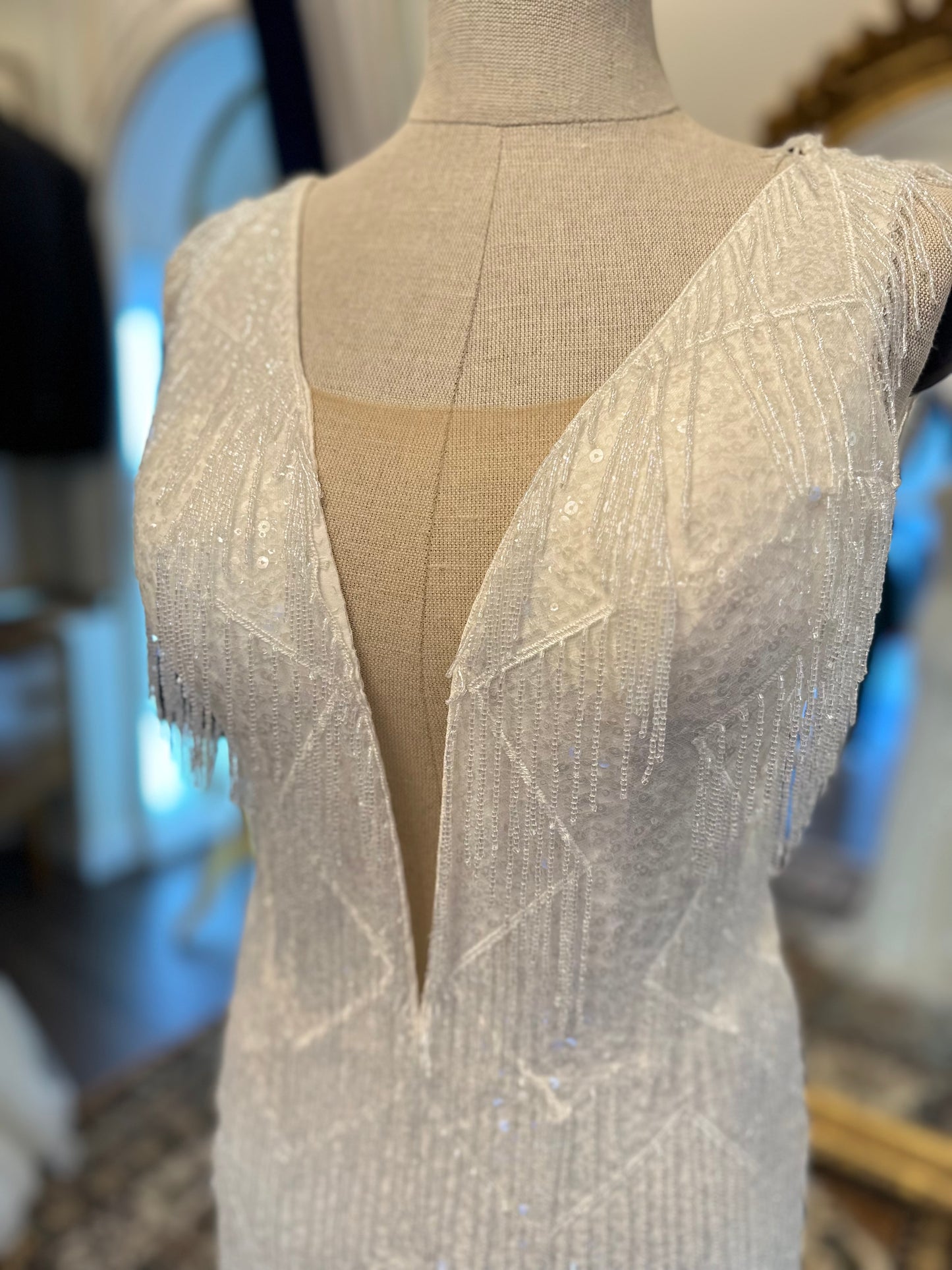 ROBE DE MARIÉ EN DENTELLE ITALIENNE PERLÉE